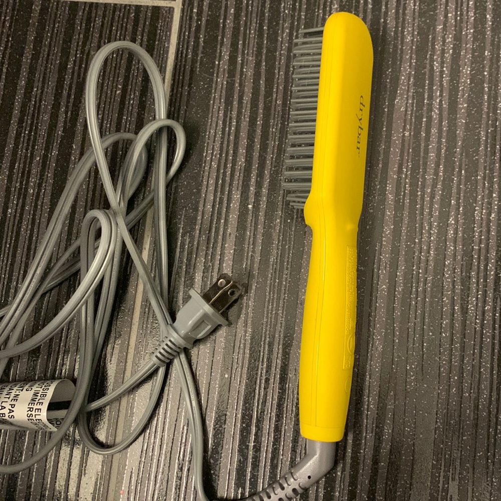 Dry bar brush crush mini